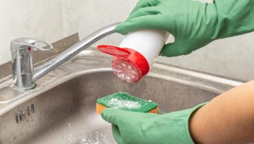 The Cleaning Mistake That’s Destroying Your $2,000 Sink (Without You Realizing It)