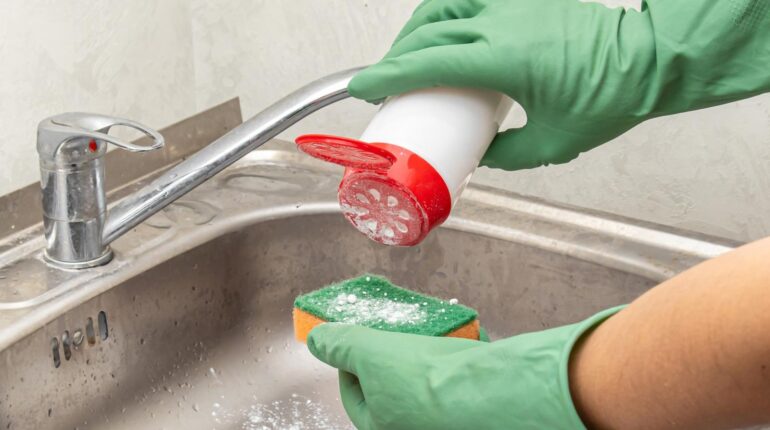 The Cleaning Mistake That’s Destroying Your $2,000 Sink (Without You Realizing It) bathroom sinks cleaning mistakes Cleaning Tips Home Maintenance kitchen sinks sink cleaning