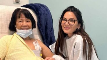 “She made me take the test”: Olivia Munn reveals what saved her mother’s life after her own cancer battle