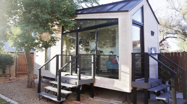 These $10,000 tiny houses on Amazon have one hidden catch buyers discover too late Amazon Consumer Protection Fraud Pre-fabricated Homes Scams Tiny Houses