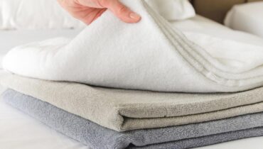 She finally reveals her secret: “I’ve been doing this to my towels for 20 years…”