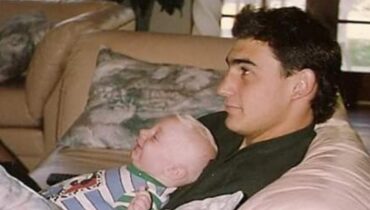 After his father’s death, what this nurse did in the hospital corridor will stay with him forever