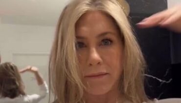 Jennifer Aniston Stuns in Black Bikini & Pink Bottoms — Her Ageless Beach Look Wows Fans