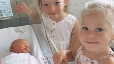 Australian Couple with Dwarfism Defy Odds to Raise 3 Children – Their Inspiring Family Journey Australian Couple with Dwarfism Defy Odds to Raise 3 Children – Their Inspiring Family Journey