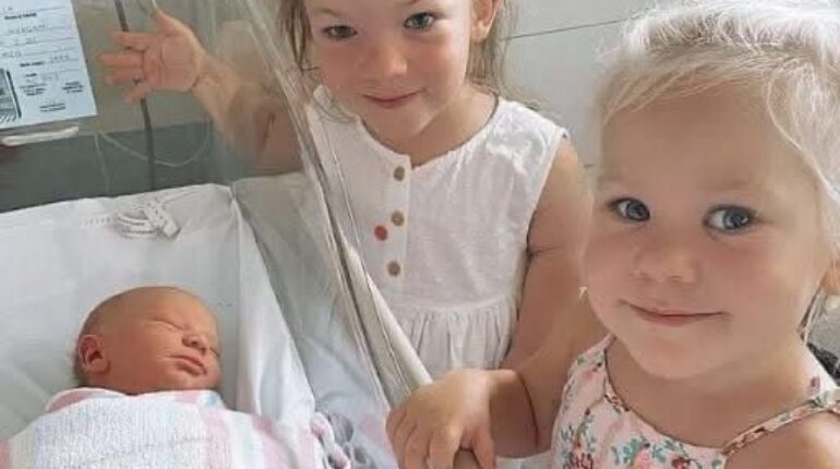 achondroplasia children achromatic dysplasia Charlie and Cullen Australia dwarfism family inspiring family story living with dwarfism parents with dwarfism raising children with genetic conditions 