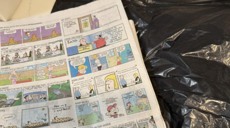 The Simple Newspaper Trick That Prevents Messy Trash Bag Disasters Cleaning hacks Home Tips Household Tips Kitchen Hacks Odor Control Trash bags
