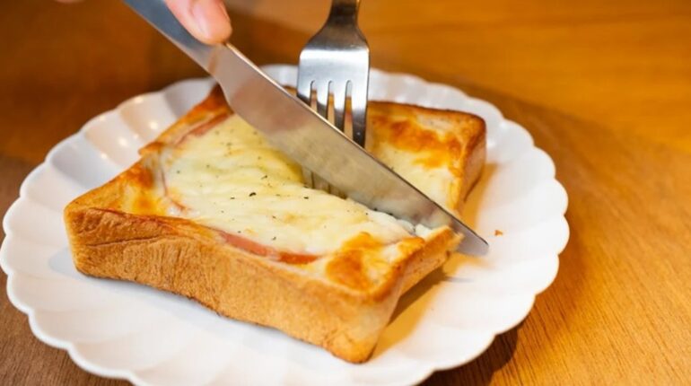 best grilled cheese cheesy sandwiches comfort food easy sandwich recipes gourmet grilled cheese grilled cheese recipe grilled cheese secrets Harrison Ford grilled cheese sharp cheddar sandwich Worcestershire sauce in sandwich 