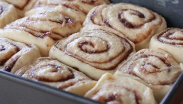 The Easiest Homemade Cinnamon Rolls: Bakery-Style Flavor in Your Own Kitchen!