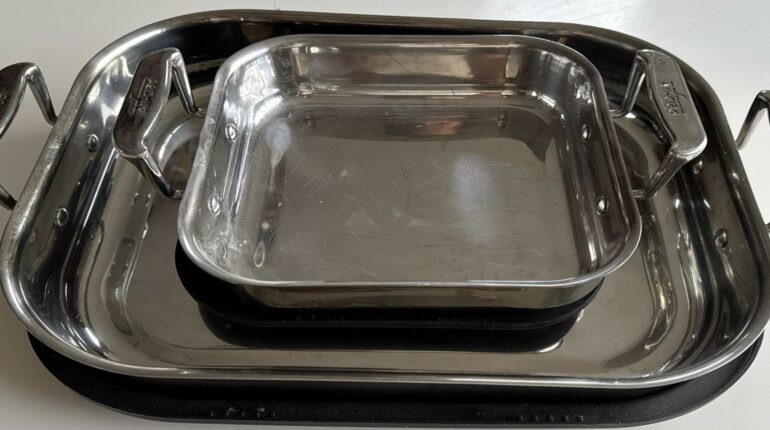 Choosing the Perfect Baking Pan: The Ultimate Guide for Better Bakes baking pan guide best pans for baking brownie pans cake pans glass vs metal bakeware muffin pans silicone bakeware tips types of baking pans