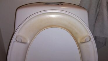 How to Remove Yellow Toilet Seat Stains & Clean Your Bathroom Like a Pro How to Remove Yellow Toilet Seat Stains & Clean Your Bathroom Like a Pro