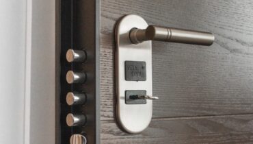 Salesman Rings the Doorbell