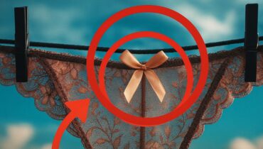 Understanding the Difference Between Panties With and Without Bows Understanding the Difference Between Panties With and Without Bows