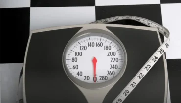 Intuitive Eating vs Weight-Loss Medications: A Sustainable Alternative Explained