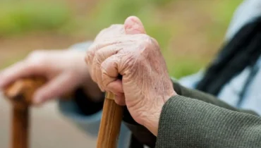 What Really Causes “Old Person Smell” and How to Stop It Naturally What Really Causes “Old Person Smell” and How to Stop It Naturally