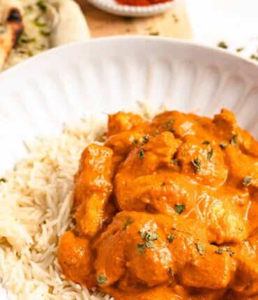 Authentic Butter Chicken Recipe (Murgh Makhani) with Naan