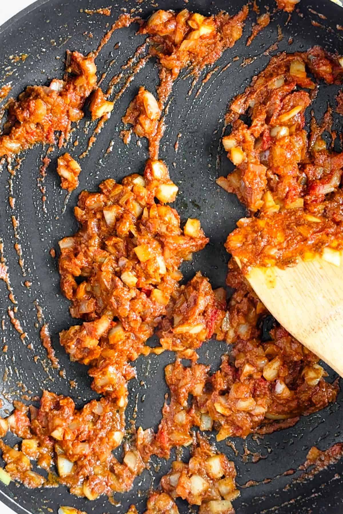 Onion and Spices for Butter Chicken