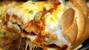 Homemade Chicago-Style Deep Dish Pizza – Cheesy, Saucy & Perfectly Crispy! Homemade Chicago-Style Deep Dish Pizza – Cheesy, Saucy & Perfectly Crispy!