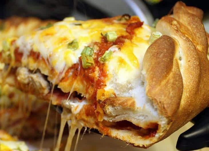HOMEMADE-CHICAGO-STYLE-DEEP-DISH-PIZZA
