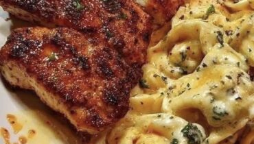 Lemon Garlic Butter Chicken with Creamy Parmesan Pasta Lemon Garlic Butter Chicken with Creamy Parmesan Pasta
