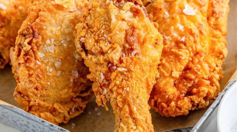 best fried chicken buttermilk fried chicken classic Southern cooking crispy fried chicken tips crunchy fried chicken method deep fryer chicken recipe easy fried chicken recipe fried chicken seasoning homemade fried chicken Southern fried chicken recipe 
