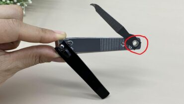 arthritis nail care tool nail clipper design nail clipper hole purpose nail clipper storage trick nail grooming tips smart everyday inventions why nail clipper has a hole 