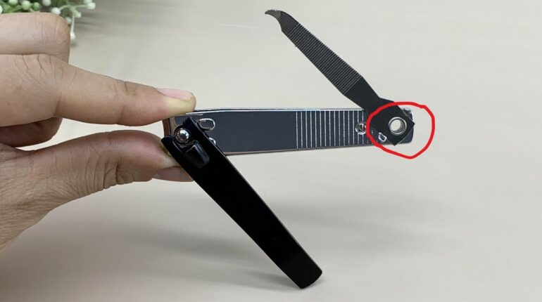 arthritis nail care tool nail clipper design nail clipper hole purpose nail clipper storage trick nail grooming tips smart everyday inventions why nail clipper has a hole 