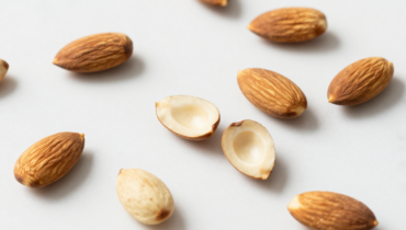 Homemade marzipan: the original recipe in two versions with precise dosages Homemade marzipan: the original recipe in two versions with precise dosages