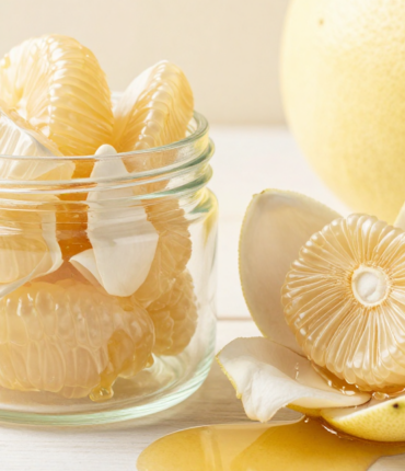 Pomelo flowers and honey: the misunderstood benefits of this traditional ritual for skin and sleep