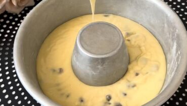 Moist Vanilla Yogurt Cake: How Coconut Flour Creates the Perfect Tender Texture in 15 Minutes Moist Vanilla Yogurt Cake: How Coconut Flour Creates the Perfect Tender Texture in 15 Minutes