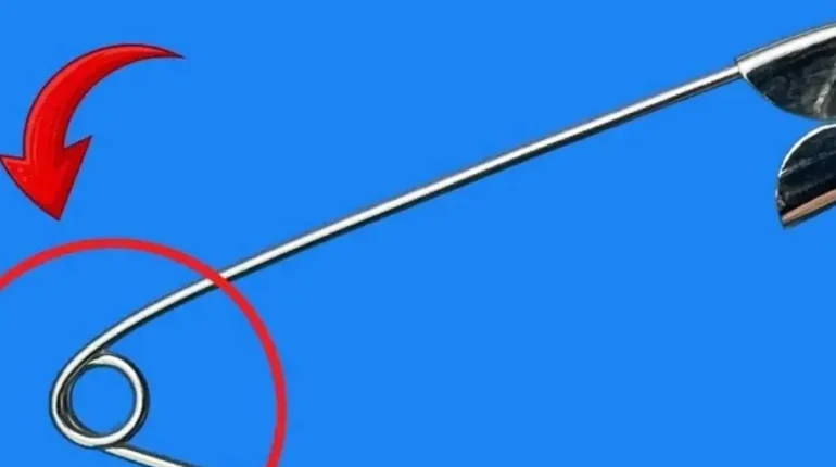 anti-aging DIY mask Bathroom Organization Car Hacks DIY sewing Everyday Objects Innovation safety pin hole 