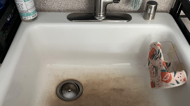 baking soda cleaning Bathroom Cleaning DIY Cleaning Home Hacks Limescale Natural Cleaning Soap Scum 