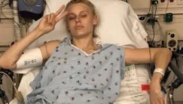 At 24, she lost both legs after using tampons: “I almost died because of…” At 24, she lost both legs after using tampons: “I almost died because of…”