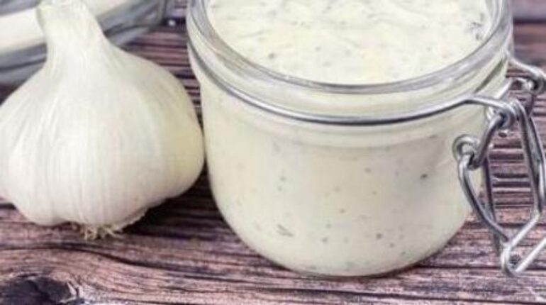 blueberry sour cream coffee cake Chives creamy garlic sauce Easy Recipes polydipsia Quick Cooking Sauces 