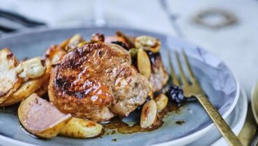 Honey-Glazed Pork Tenderloin with Dried Fruits: The Caramelization Technique That Changes Everything Honey-Glazed Pork Tenderloin with Dried Fruits: The Caramelization Technique That Changes Everything