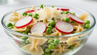 Spring pasta salad: the layering technique that preserves freshness and visual presentation