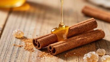 Minute dessert: how to transform sandwich bread into bakery-worthy honey-cinnamon rolls in less than 20 minutes