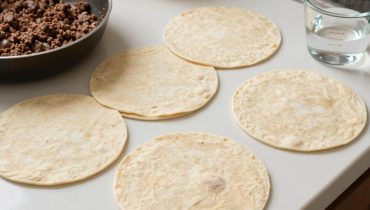 Homemade tacos in 15 minutes: the American ground beef and cheddar recipe that’s a hit across the Atlantic