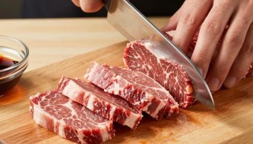 Chinese-style black pepper beef: the triple marinade-sauce-stir-fry technique that makes all the difference