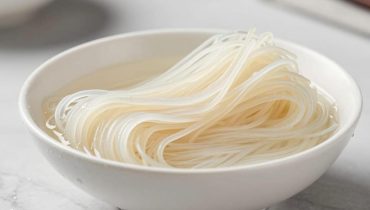 Thai tuna salad: how mango and rice noodles transform this recipe into a fresh and balanced dish