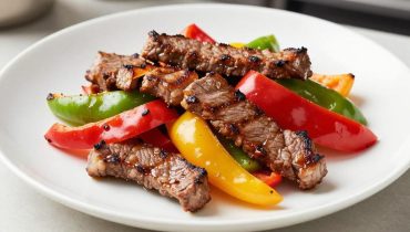 Grilled beef with peppers: 28g of protein per serving and 120% of vitamin C intake