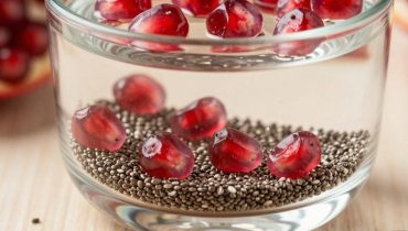 Pomegranate and chia: how this natural drink improves skin vitality and slows down cellular aging