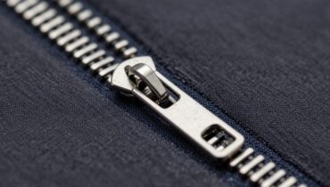 Zipper that no longer closes: the manual pressure technique that repairs the slider in 60 seconds
