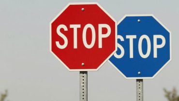 Blue stop signs: why they don’t force drivers to stop