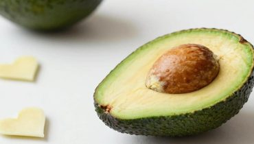 Avocados and hormonal health: how this fruit boosts male and female fertility while protecting your heart