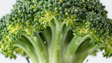 Broccoli: why rinsing with water is not enough to eliminate soil and pesticides