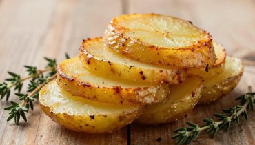 Thyme and Balsamic Potatoes: the 3mm slicing technique that changes everything Thyme and Balsamic Potatoes: the 3mm slicing technique that changes everything