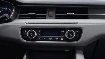 Car air conditioning: why the air recirculation button reduces your fuel consumption