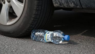 Plastic bottle scam: why you must absolutely not get out of your car if you hear this noise