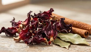 Hibiscus, laurel and cinnamon infusion: how this simple blend relieves digestion and inflammation in 15 minutes