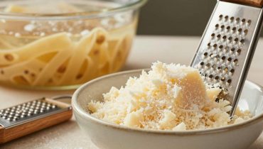 Cacio e Pepe: pasta cooking water, the secret ingredient for a lump-free cream